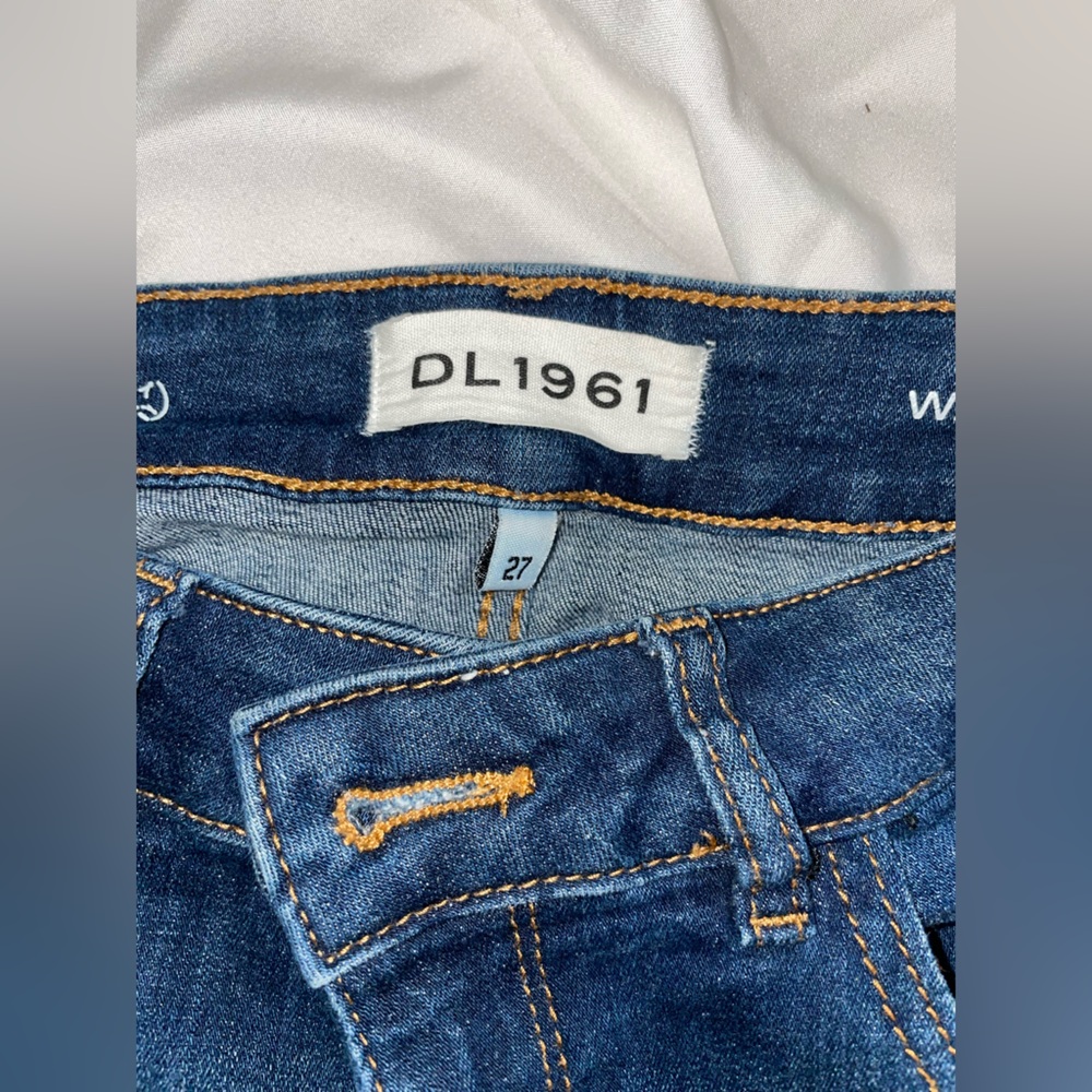 Cropped rip dark wash jeans